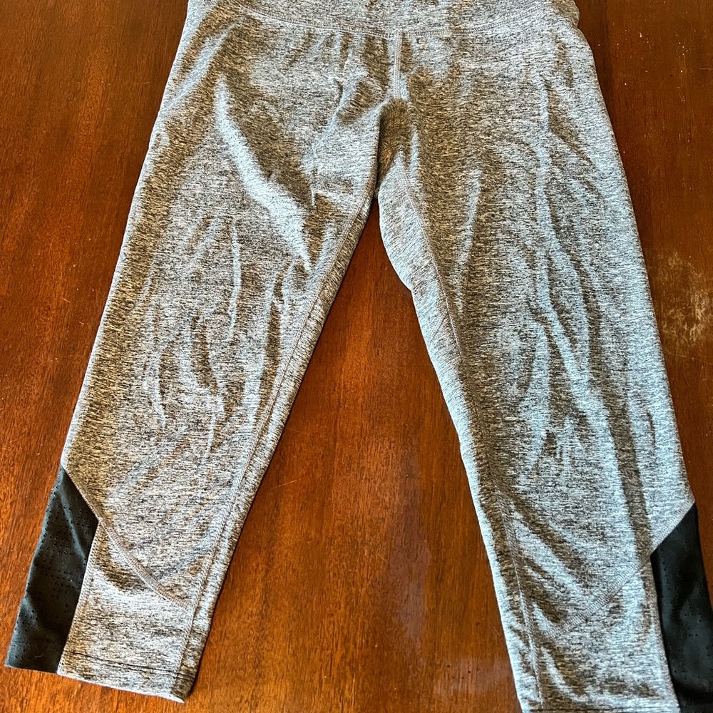 Capri workout pants